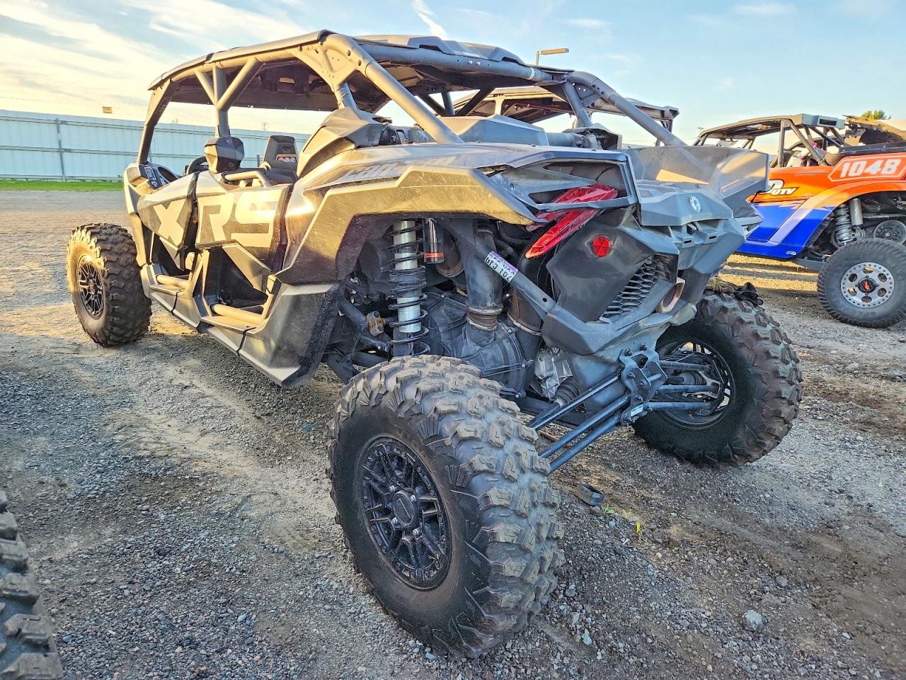 2025 Can-Am Maverick x VIN 3JBVNAV28SE001000 photo 3