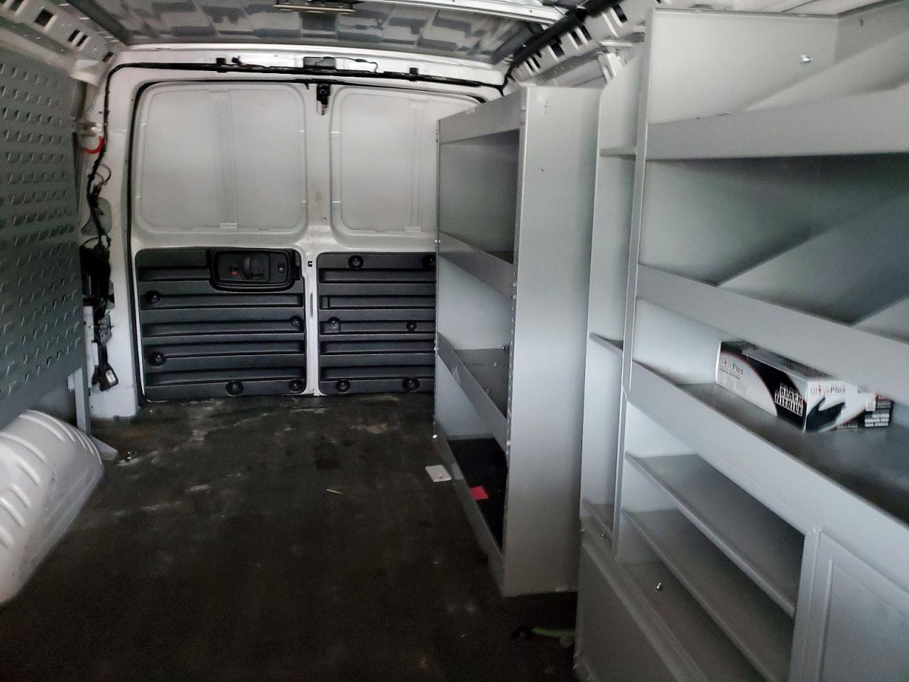 2023 Chevy Express VIN 1GCWGAFP1P1229677 photo 10