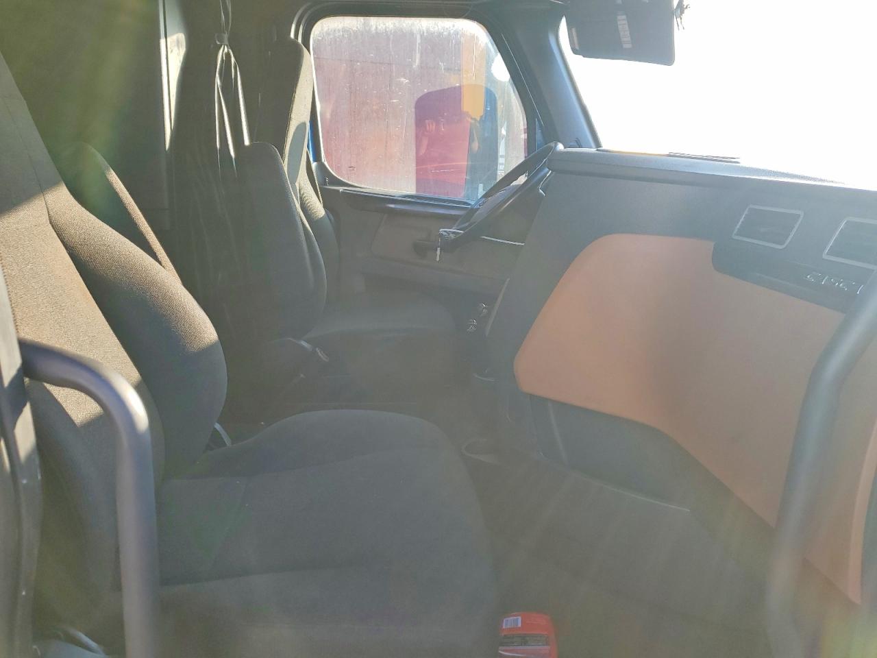 2020 FREIGHTLINER Cascadia VIN 1FUJHHDR6LLKS7063 photo 5