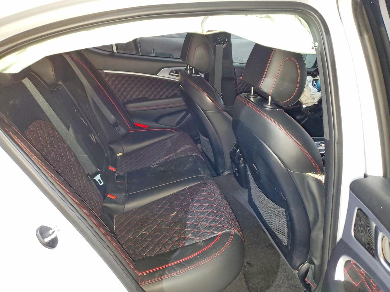 2021 Genesis G70 VIN KMTG34LEXMU074398 photo 10