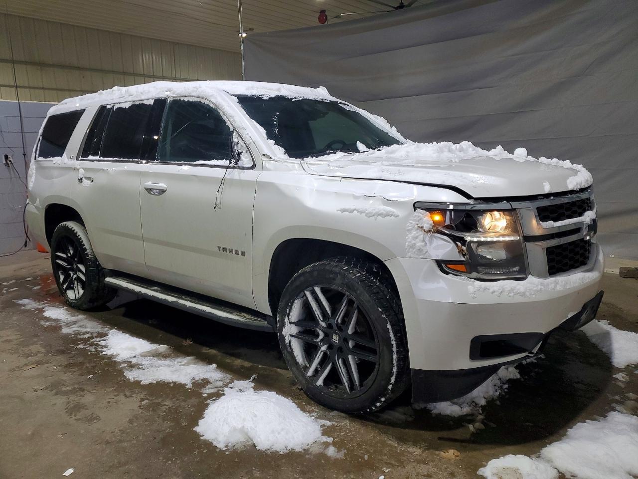 2018 Chevrolet Tahoe VIN 1GNSKBKC6JR174519 photo 4