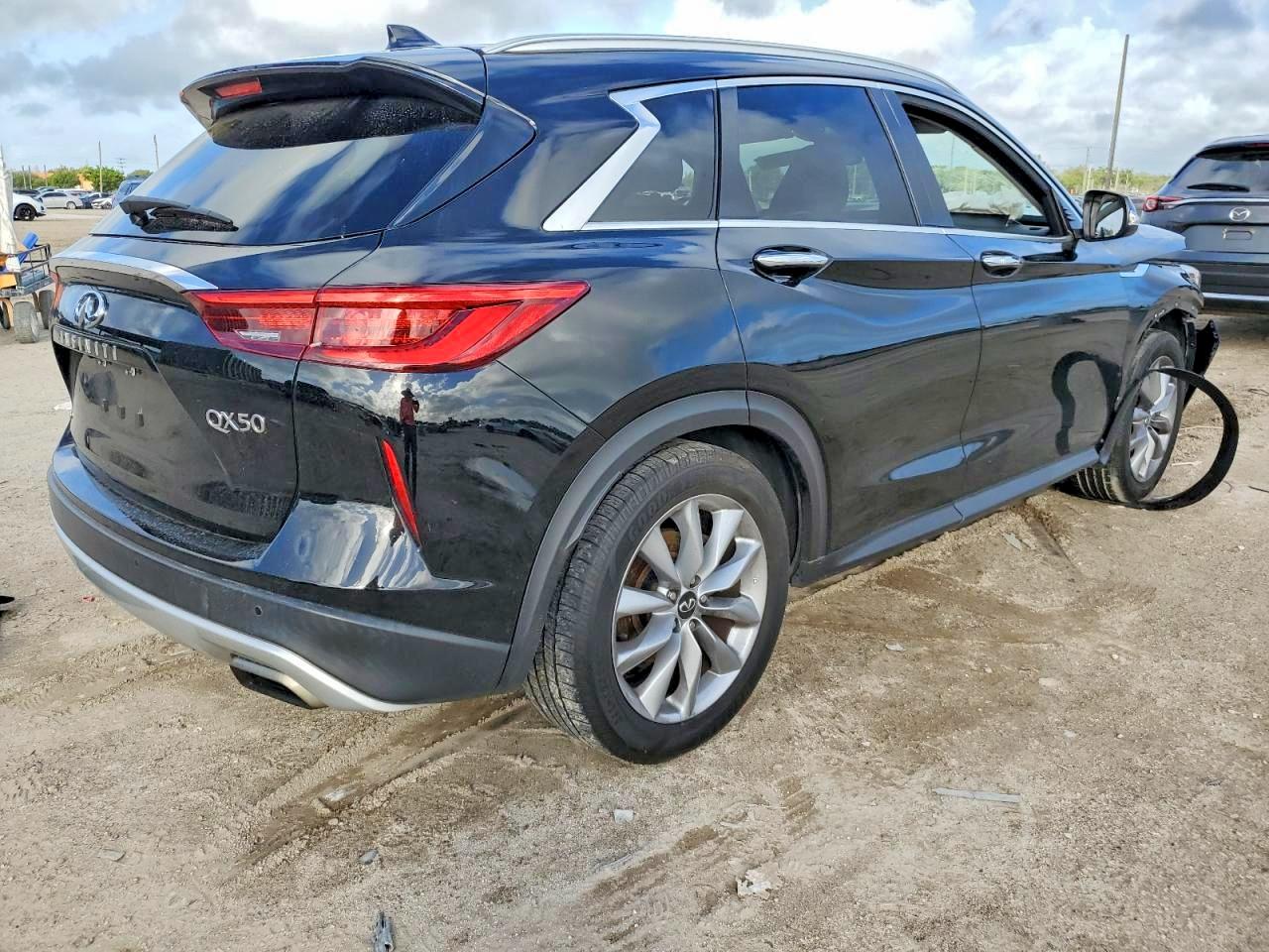 2020 Infiniti Qx50 VIN 3PCAJ5M36LF111872 photo 3