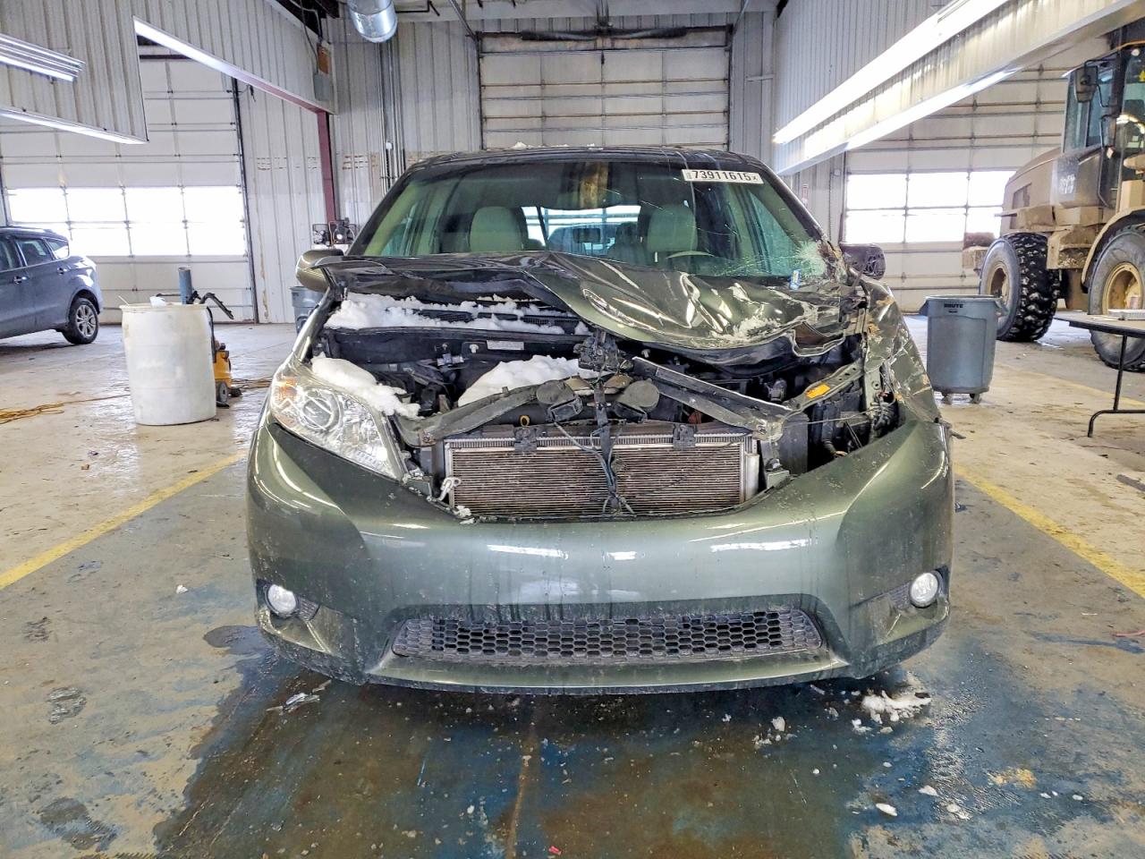 2014 Toyota All models VIN 5TDYK3DC1ES433088 photo 5