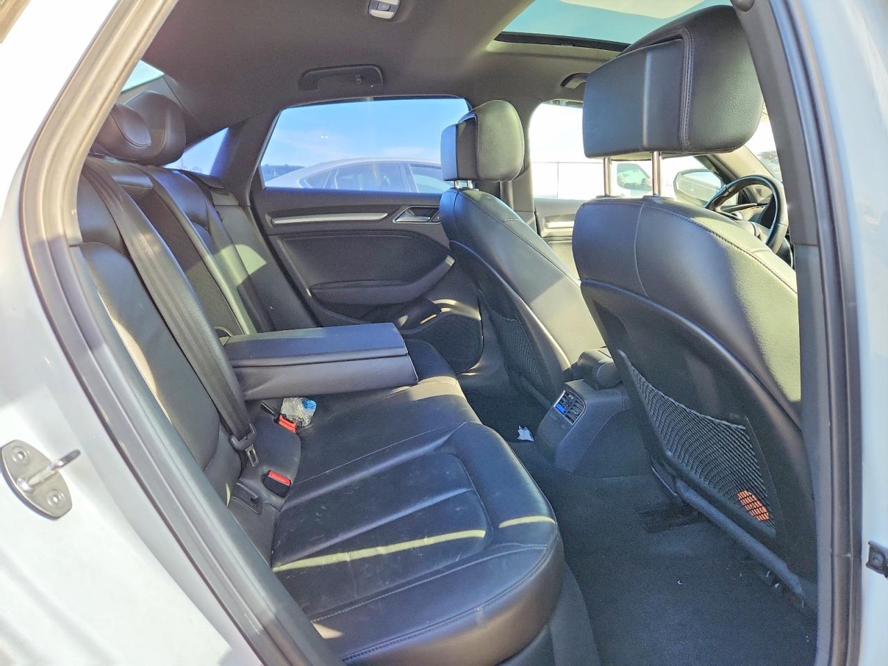 2018 Audi A3 VIN WAUAUGFF0J1031237 photo 10