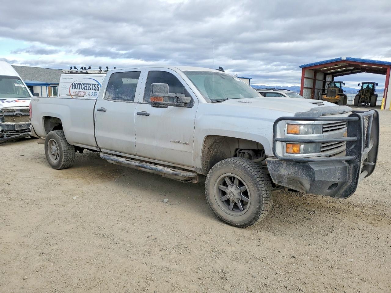 2018 Chevrolet All models VIN 1GC1KUEY1JF247403 photo 4