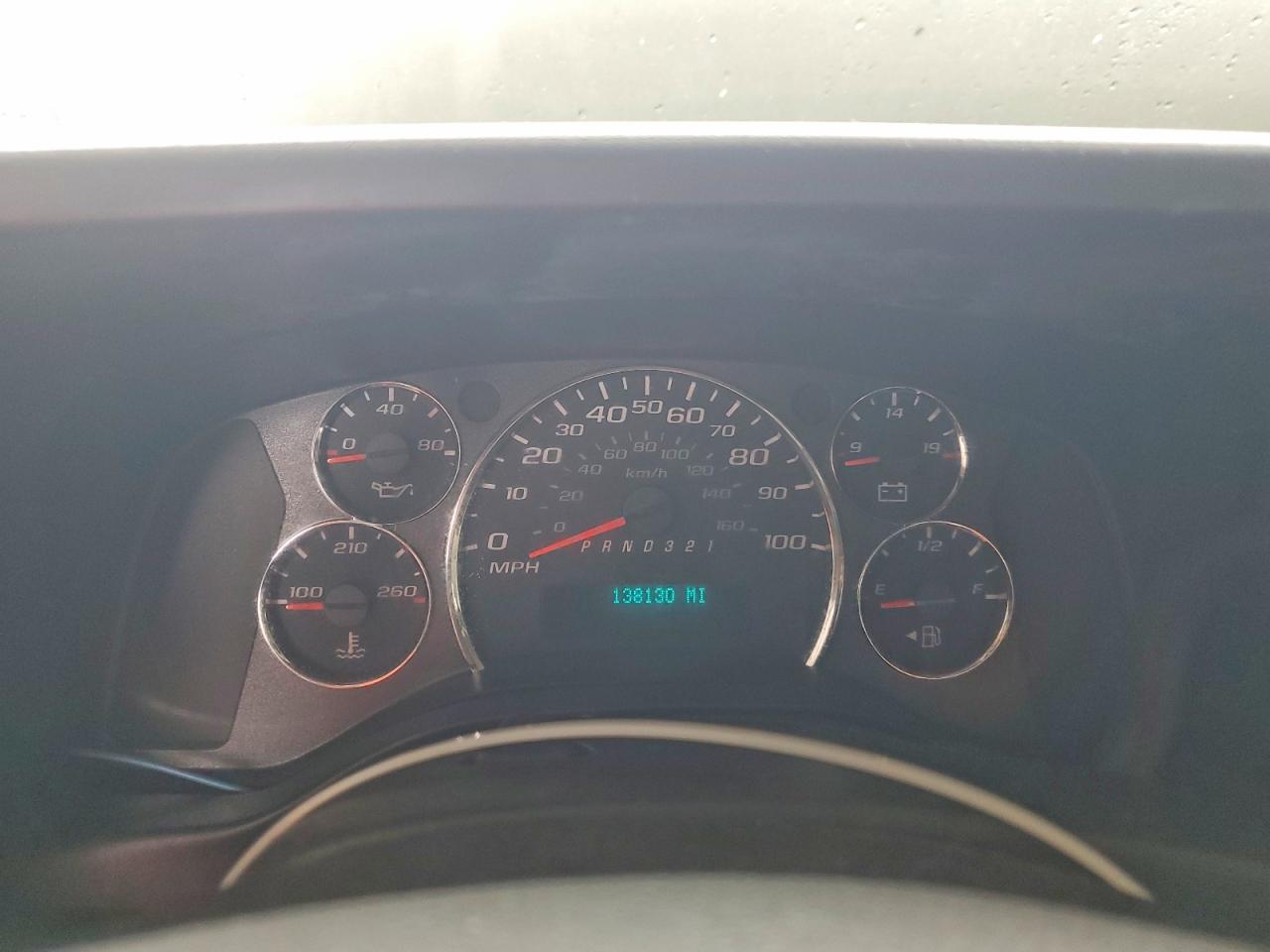 2008 Chevrolet Express VIN 1GCHG35K481158969 photo 2