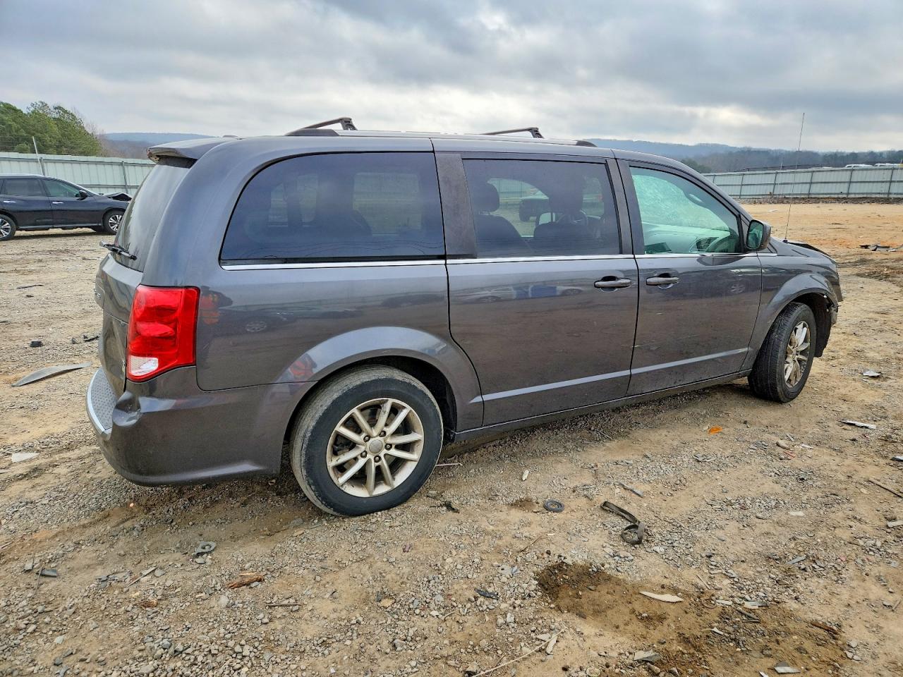 2018 Dodge Caravan VIN 2C4RDGCG2JR328668 photo 3