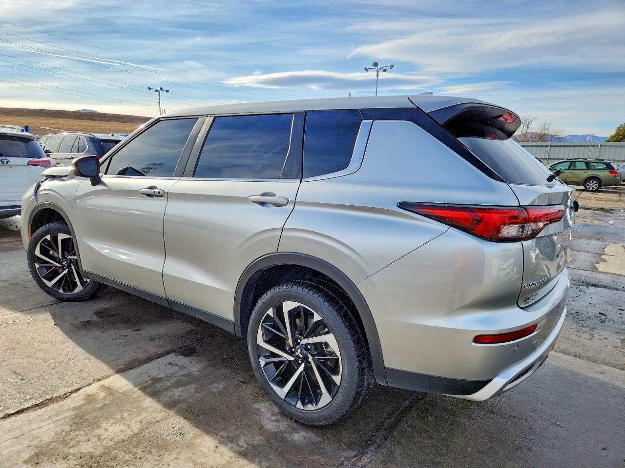 2024 MITSUBISHI Outlander VIN JA4J4VA84RZ036223 photo 2