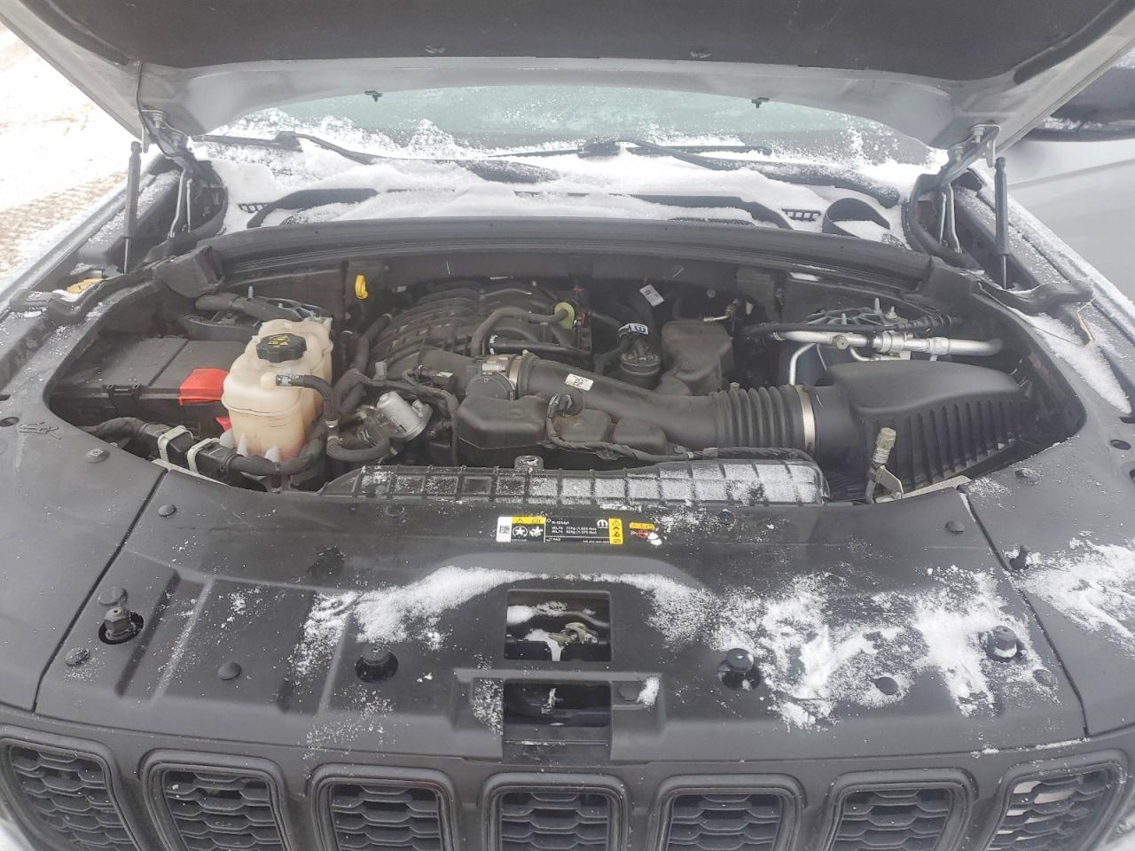 2024 Jeep Grand cher VIN 1C4RJHBGXR8944383 photo 12