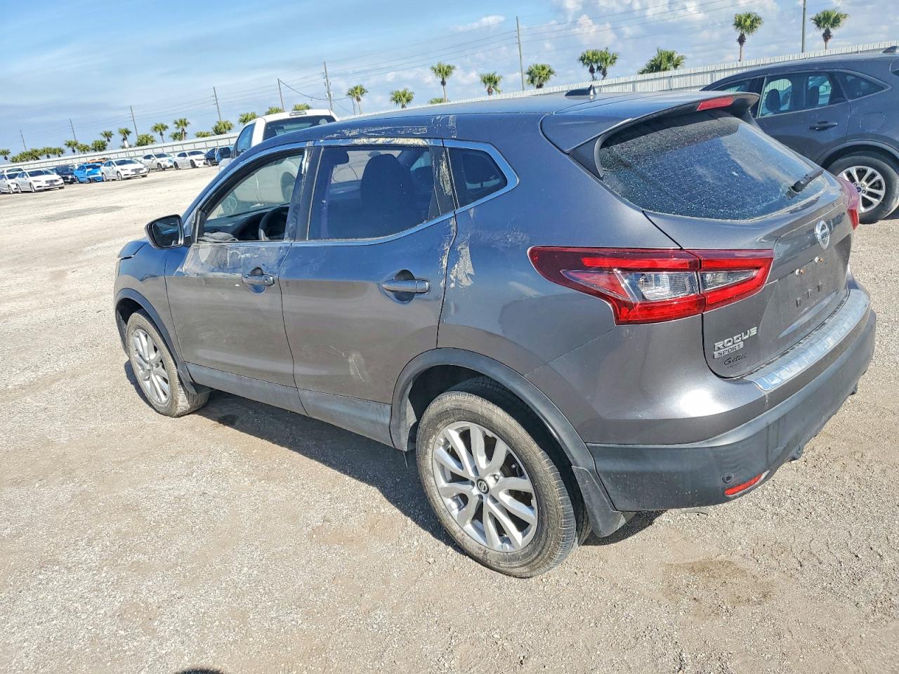 2020 Nissan Rogue VIN JN1BJ1CV0LW279585 photo 2