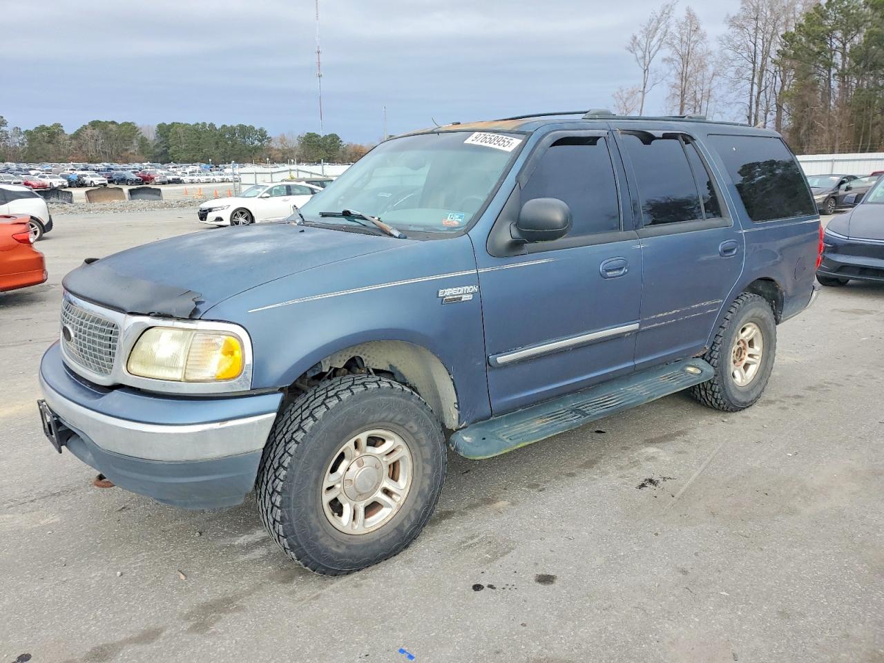 2002 Ford Expedition VIN 1FMRU16W62LA91379 photo 1