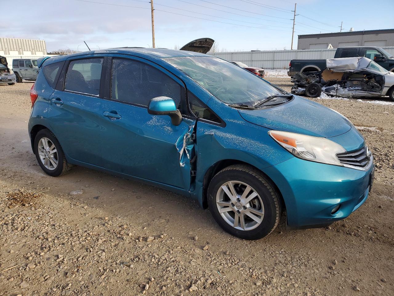 2014 Nissan Versa VIN 3N1CE2CP2EL435456 photo 4