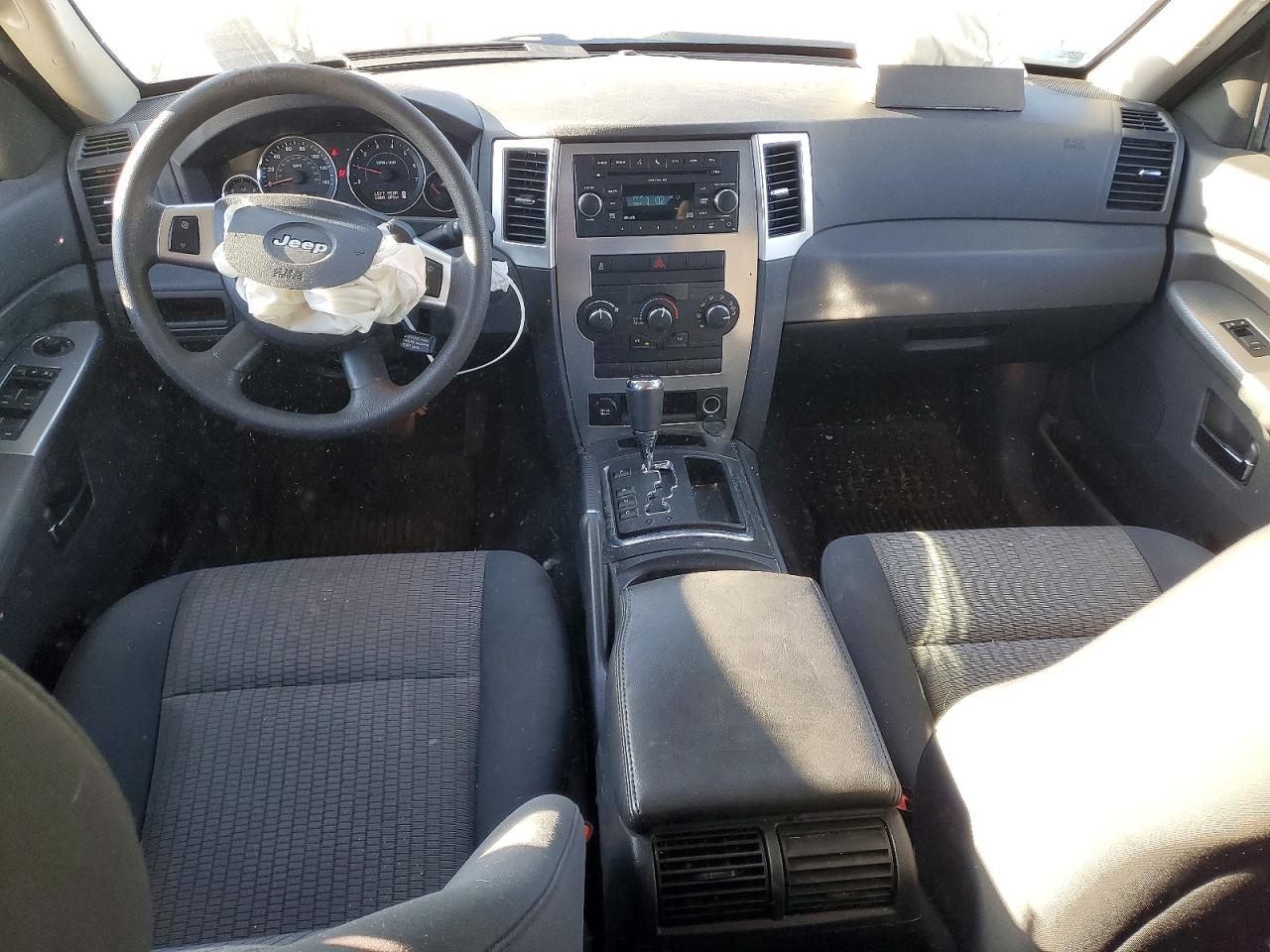 2010 Jeep Cherokee VIN 1J4PR4GK9AC116939 photo 8