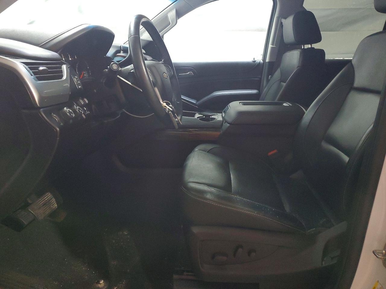 2018 Chevrolet Tahoe VIN 1GNSKBKC6JR174519 photo 7
