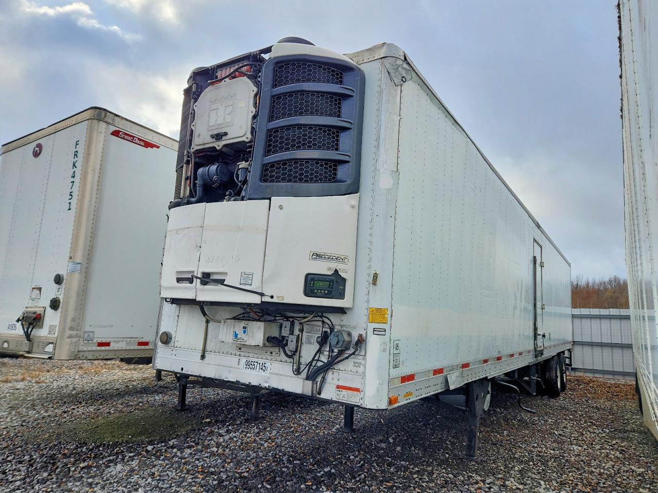 2017 UTILITY All models VIN 1UYVS2487H6961605 photo 2
