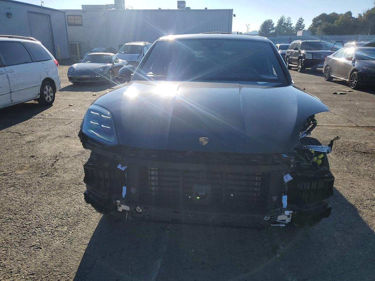 2025 Porsche Cayenne VIN WP1AN2AY8SDA22182 photo 5