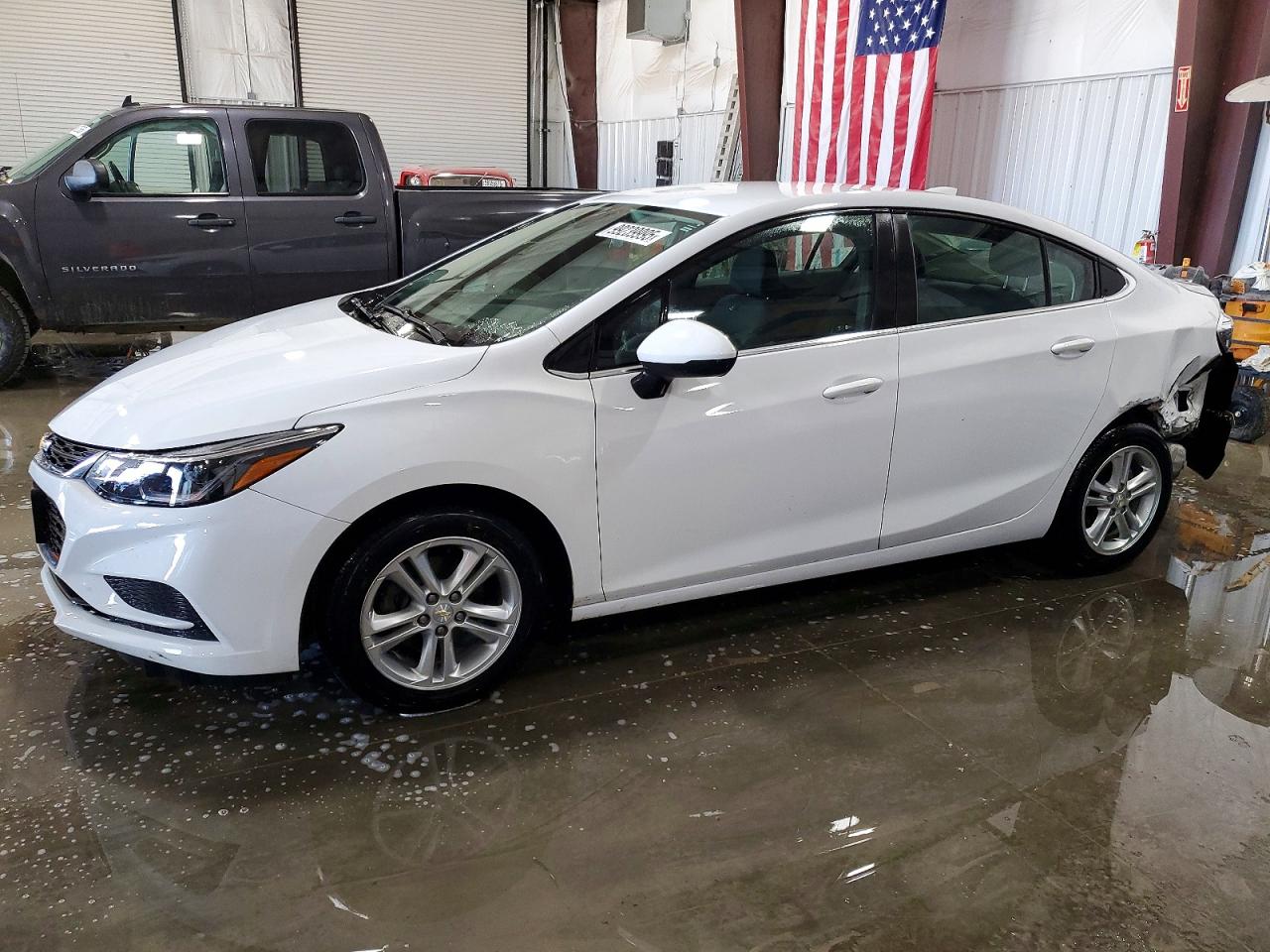 2018 CHEV Cruze VIN 1G1BE5SM8J7240969 photo 1