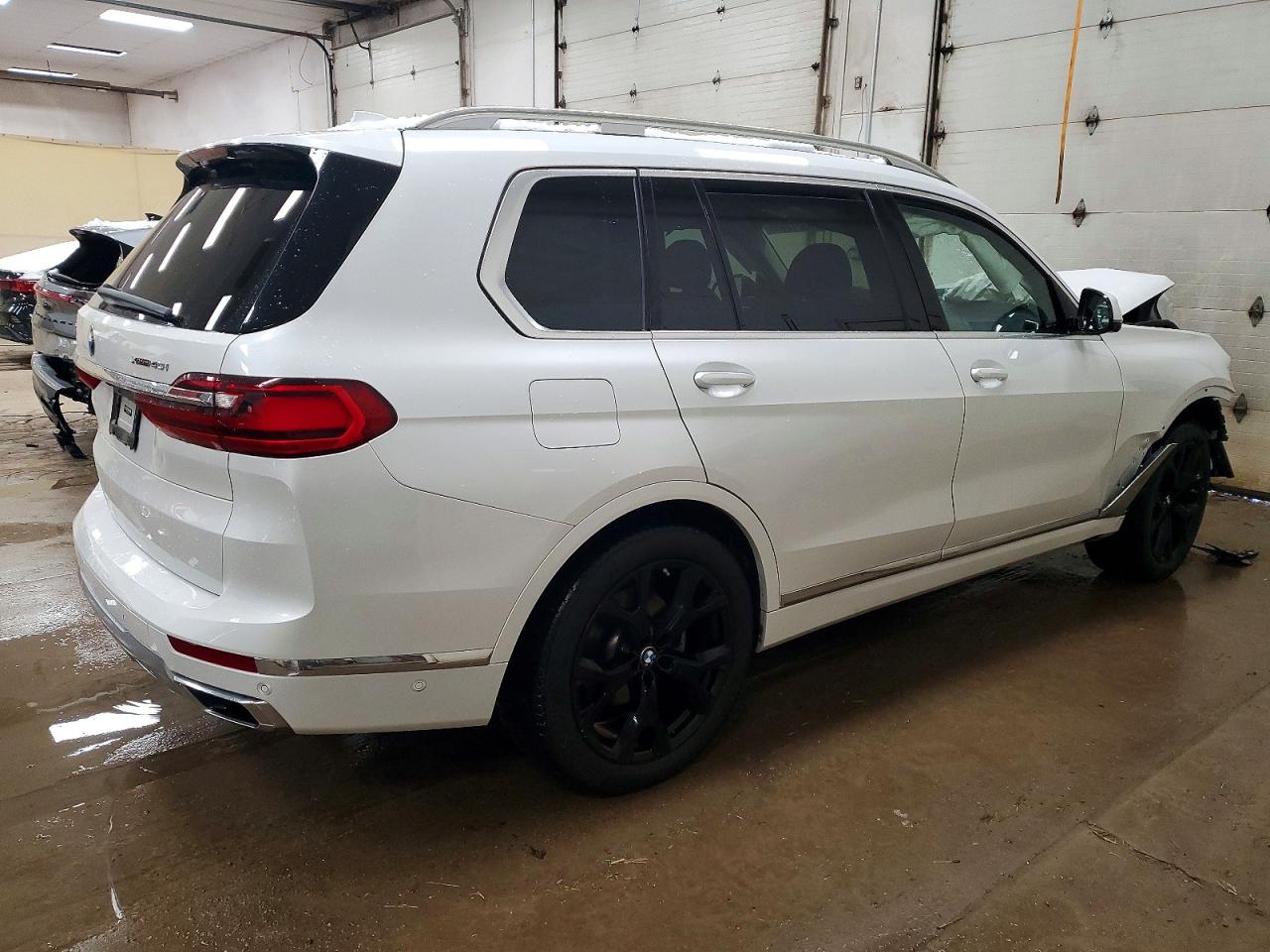 2022 BMW X7 VIN 5UXCW2C08N9K75457 photo 3