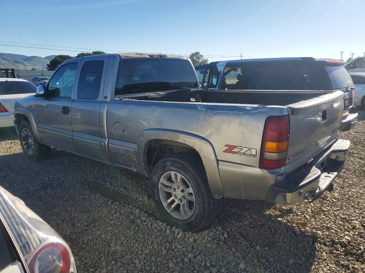 2000 CHEV Silverado VIN 2GCEK19T0Y1397115 photo 2