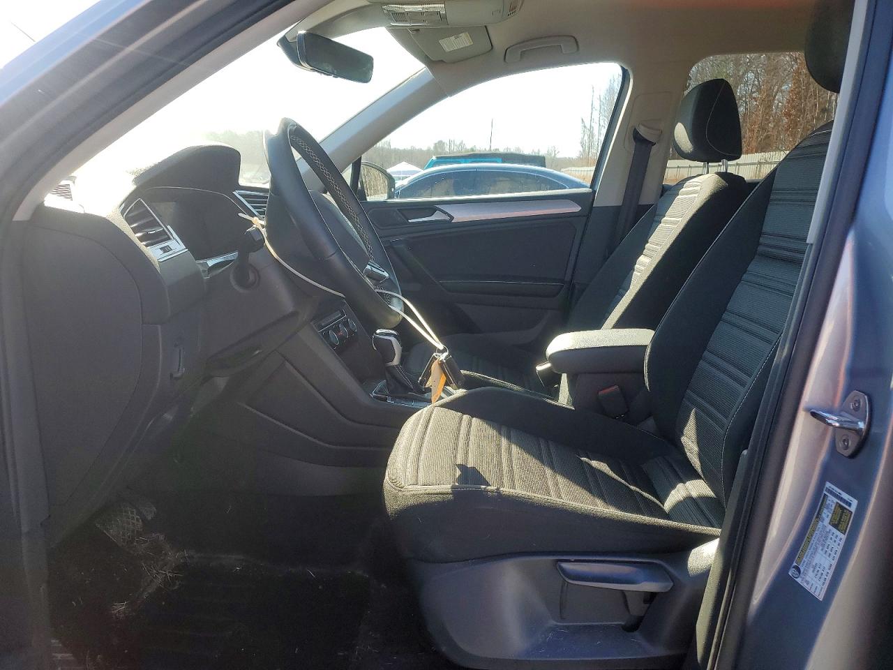 2024 Volkswagen Tiguan VIN 3VVRB7AX0RM155133 photo 7