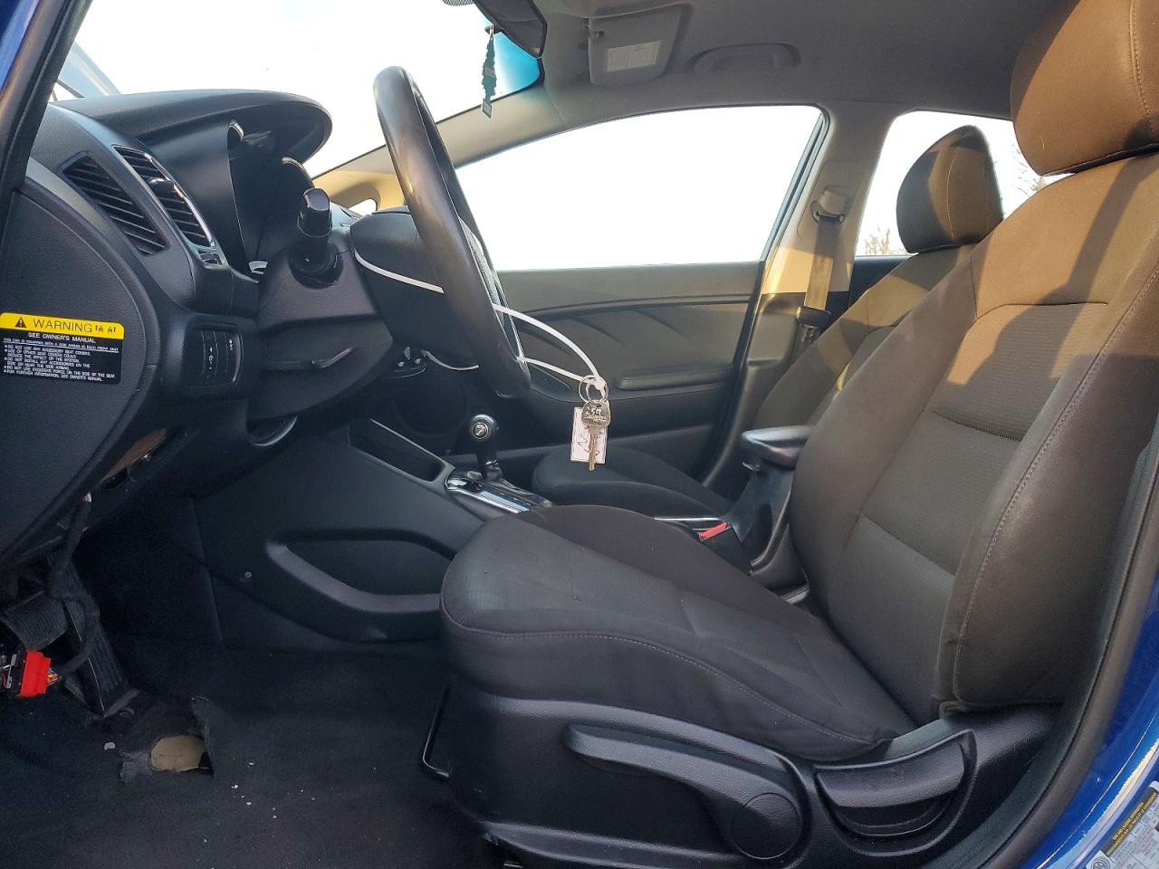2018 KIA Forte VIN 3KPFK4A73JE271165 photo 7