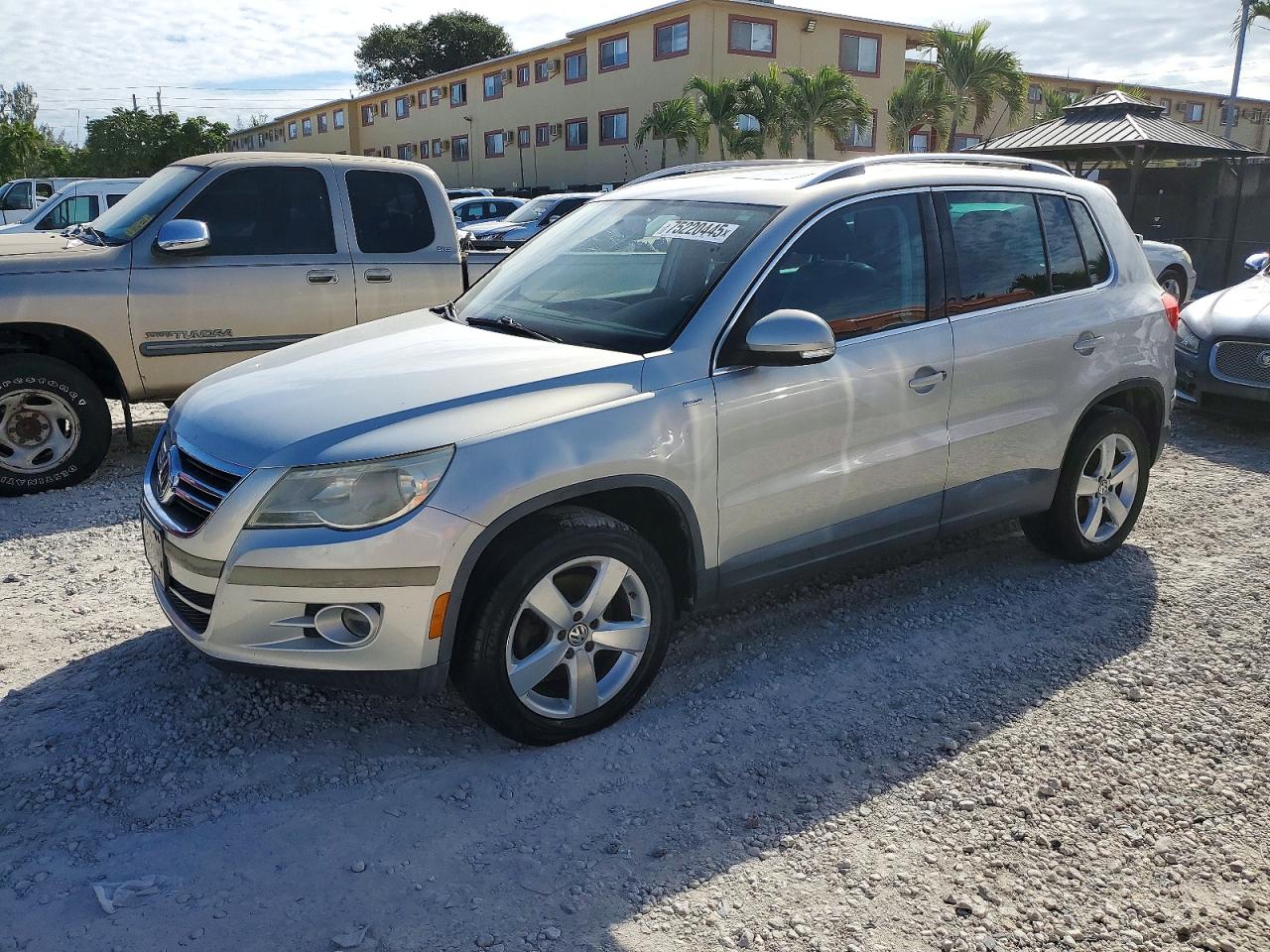 2010 Volkswagen Tiguan VIN WVGBV7AX9AW521775 photo 1