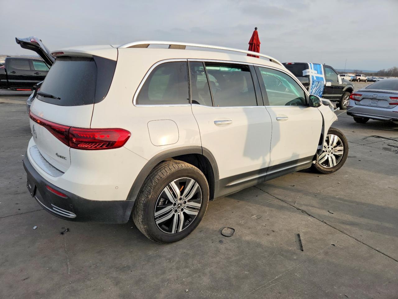 2024 MERCEDES-BENZ Eqb 300 4m VIN W1N9M0KB7RN080044 photo 3