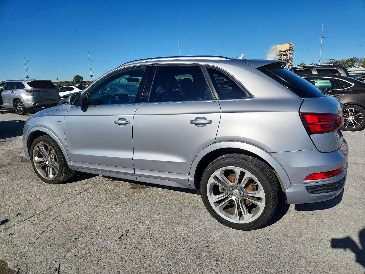 2016 AUDI Q3 VIN WA1GFCFS0GR005531 photo 2