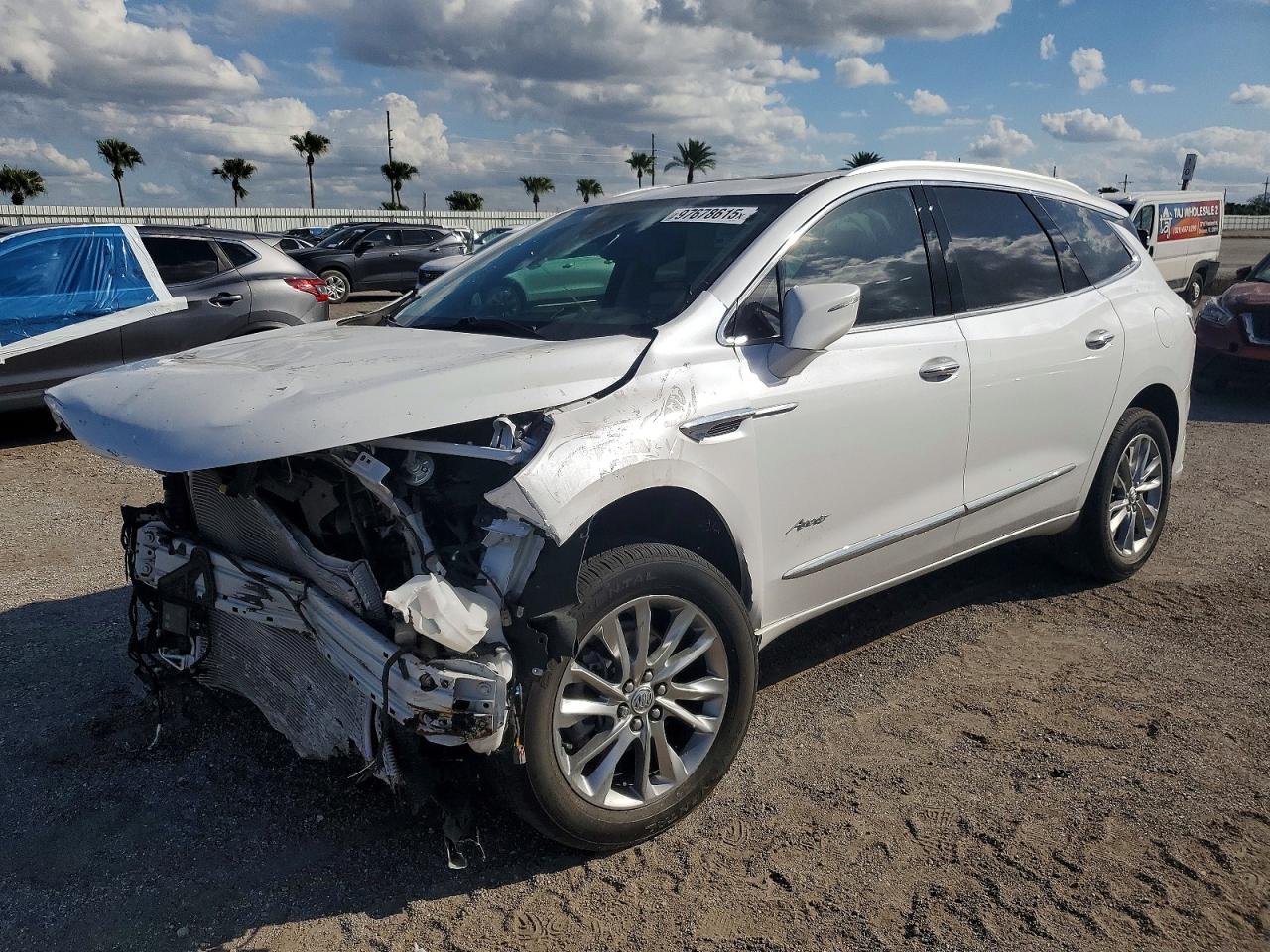 2023 Buick Enclave VIN 5GAERDKW3PJ135127 photo 1