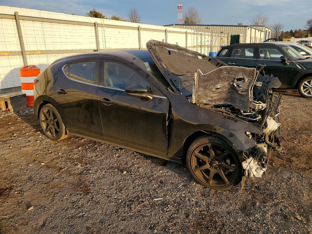 2019 Mazda 3 VIN JM1BPAMM3K1118600 photo 4