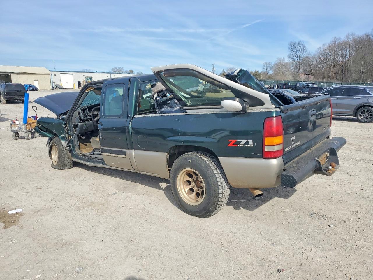2003 Chevrolet All models VIN 2GCEK19T031110915 photo 2