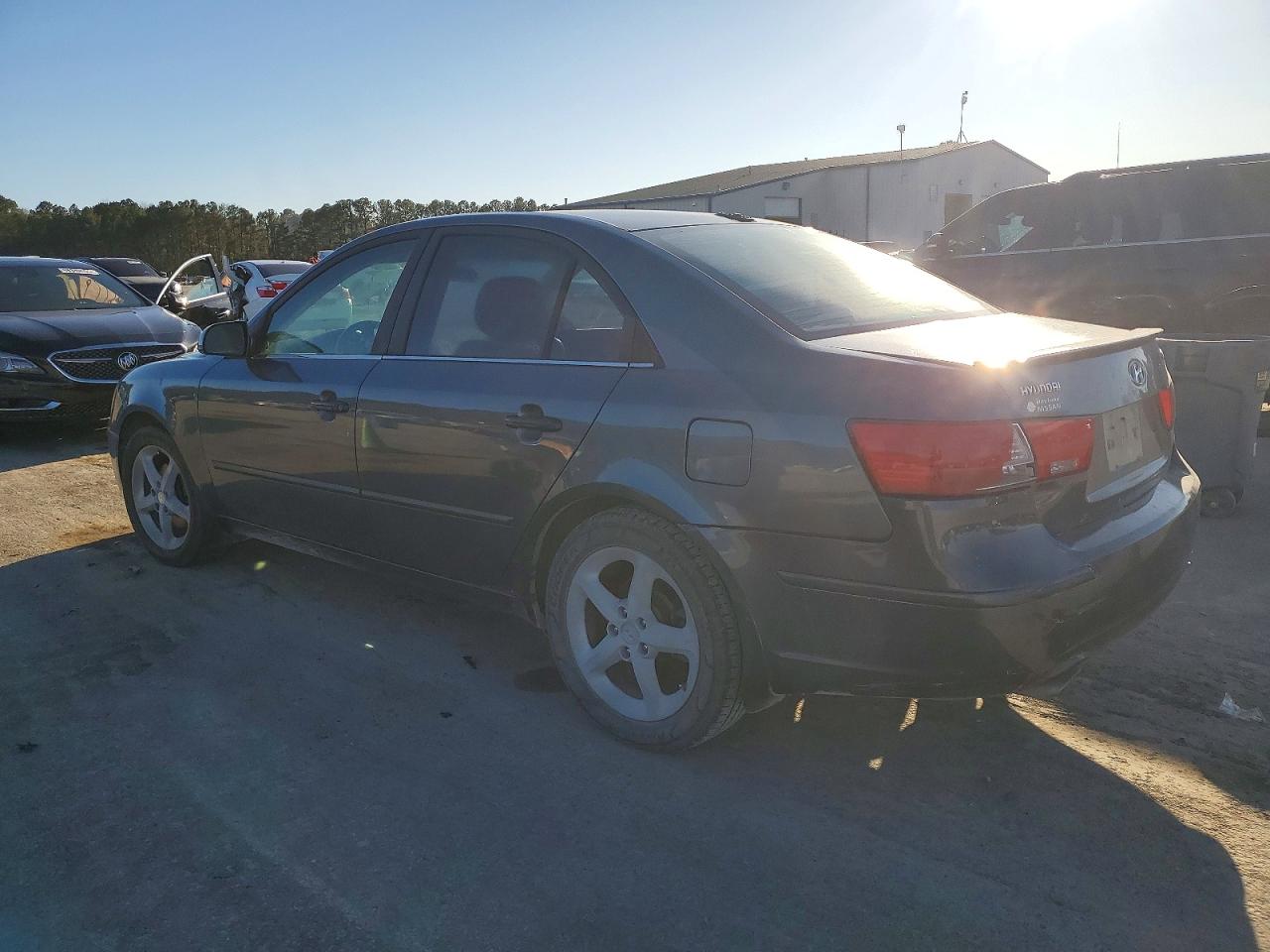 2010 Hyundai Sonata VIN 5NPEU4AF3AH630796 photo 2