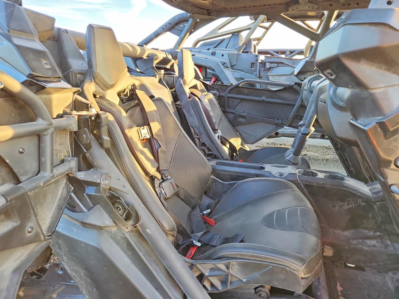 2025 Can-Am Maverick x VIN 3JBVNAV28SE001000 photo 6