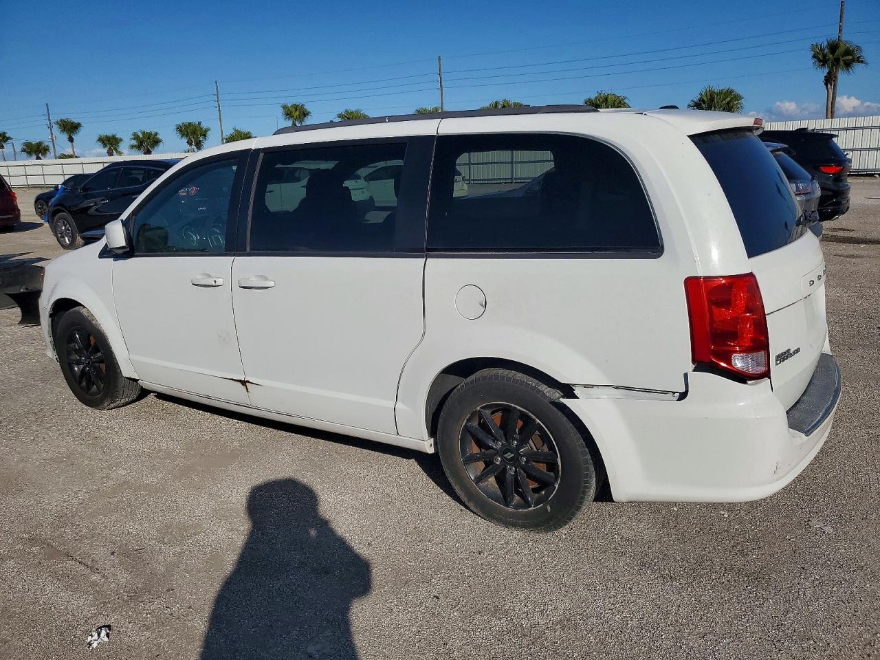 2019 Dodge Caravan VIN 2C4RDGEG5KR737150 photo 2