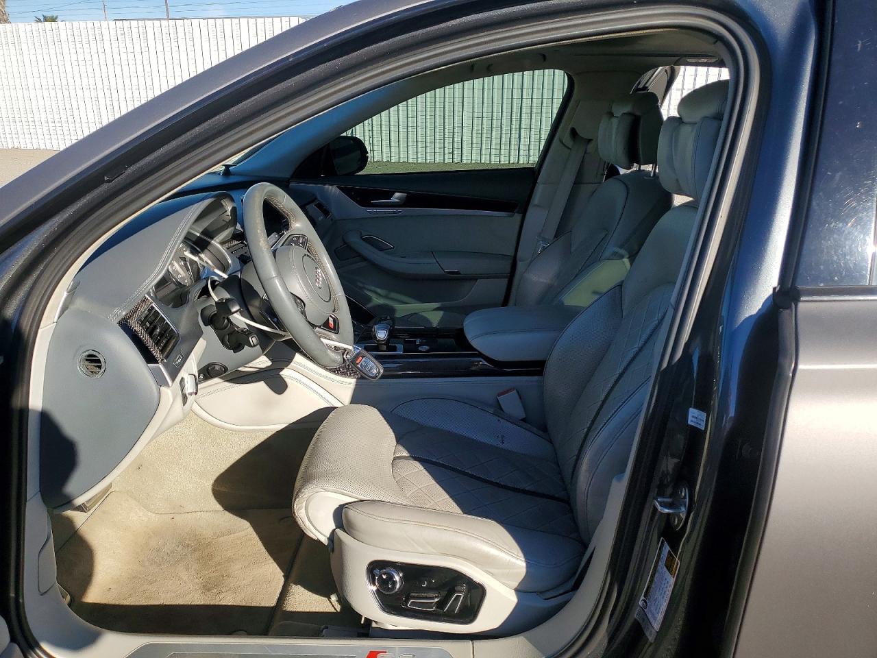 2013 Audi S8 VIN WAUD2AFD4DN007731 photo 7
