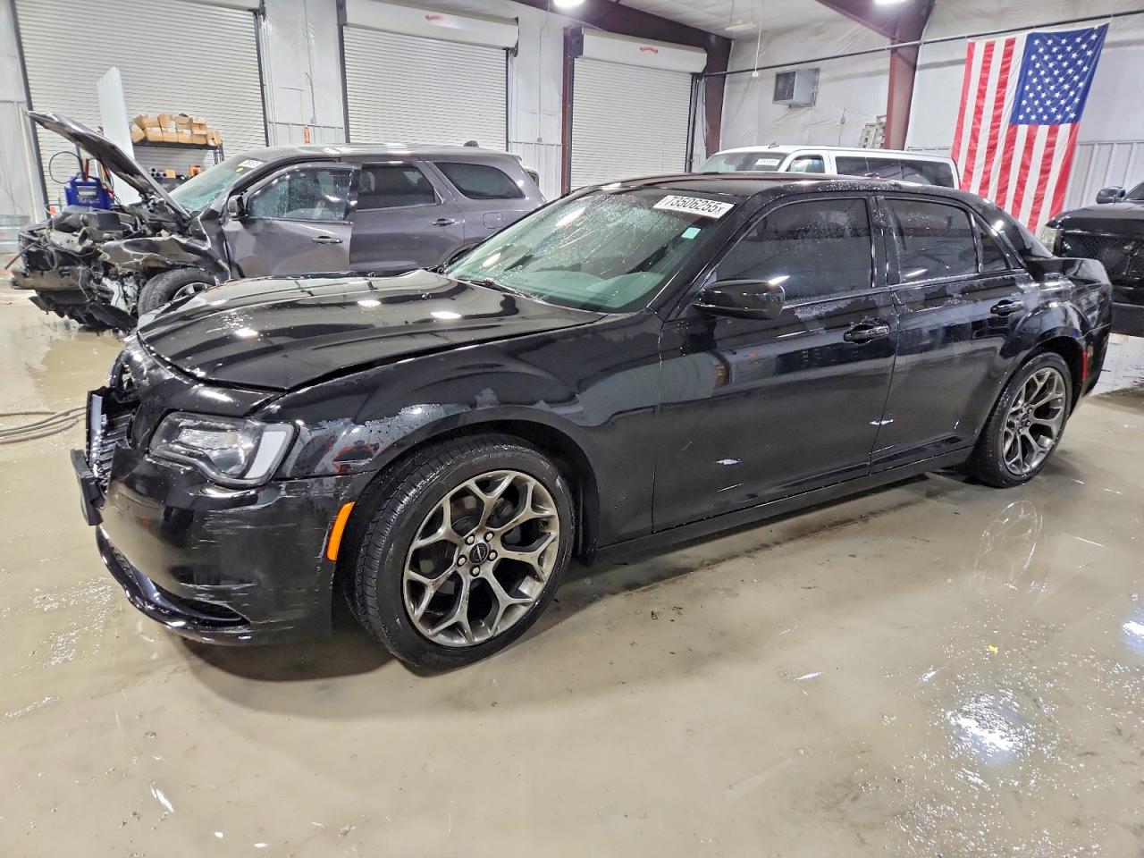 2018 Chrysler 300 VIN 2C3CCAAG0JH320989 photo 1