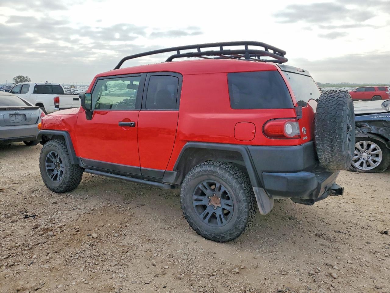 2012 Toyota Fj cruiser VIN JTEBU4BF4CK141857 photo 2