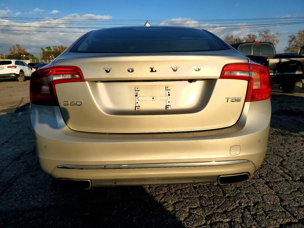 2018 Volvo S60 VIN LYV402HK6JB173772 photo 6