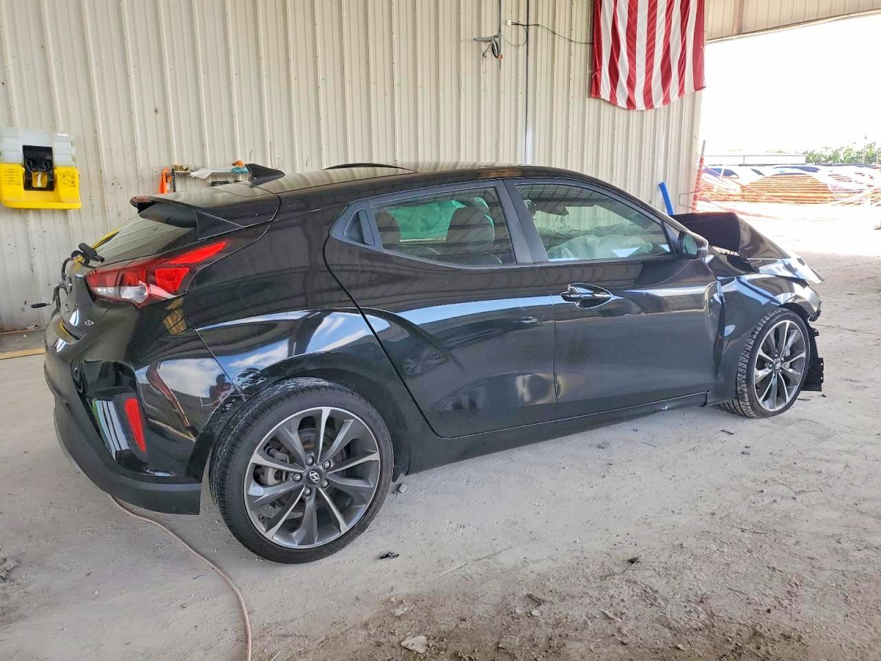 2020 Hyundai Veloster VIN KMHTG6AF1LU029613 photo 3