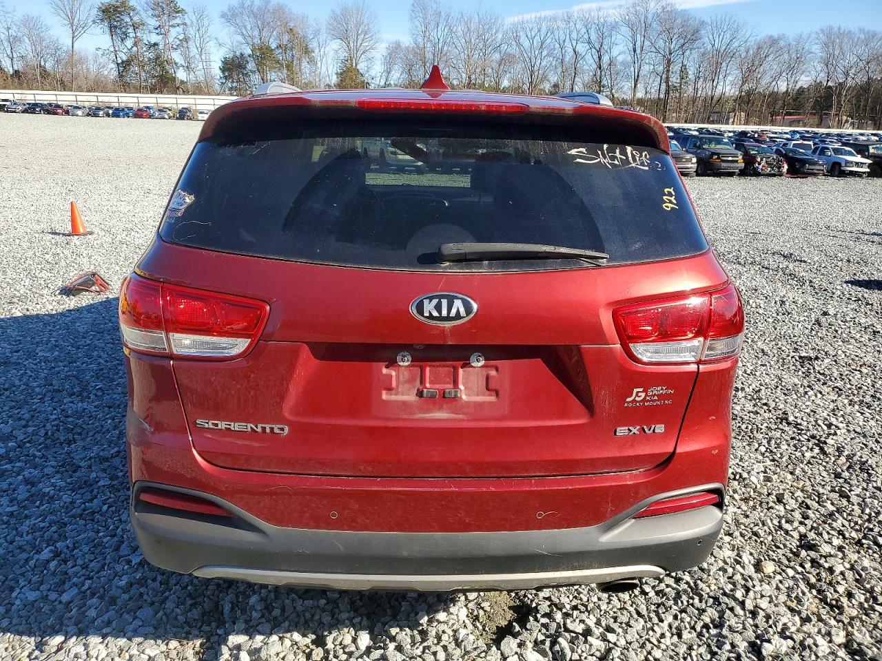 2018 Kia Sorento VIN 5XYPH4A58JG398109 photo 6