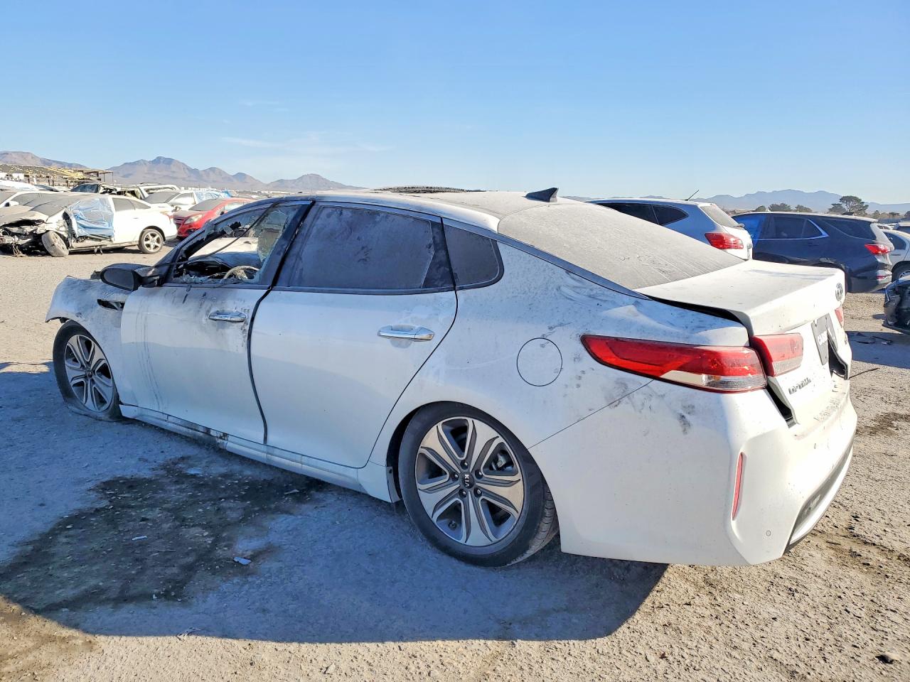 2017 Kia Optima VIN KNAGU4LC9H5006150 photo 2