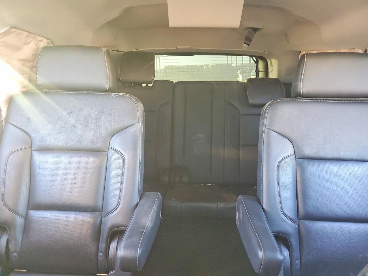 2015 Chev Suburban VIN 1GNSKKKC9FR641939 photo 10