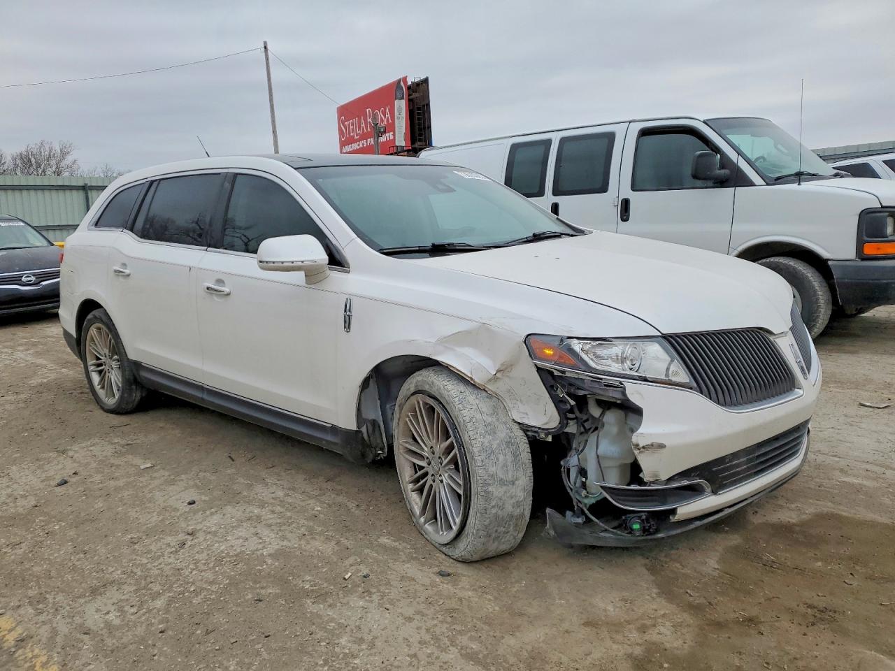 2015 Lincoln Mkt VIN 2LMHJ5AT5FBL01196 photo 4