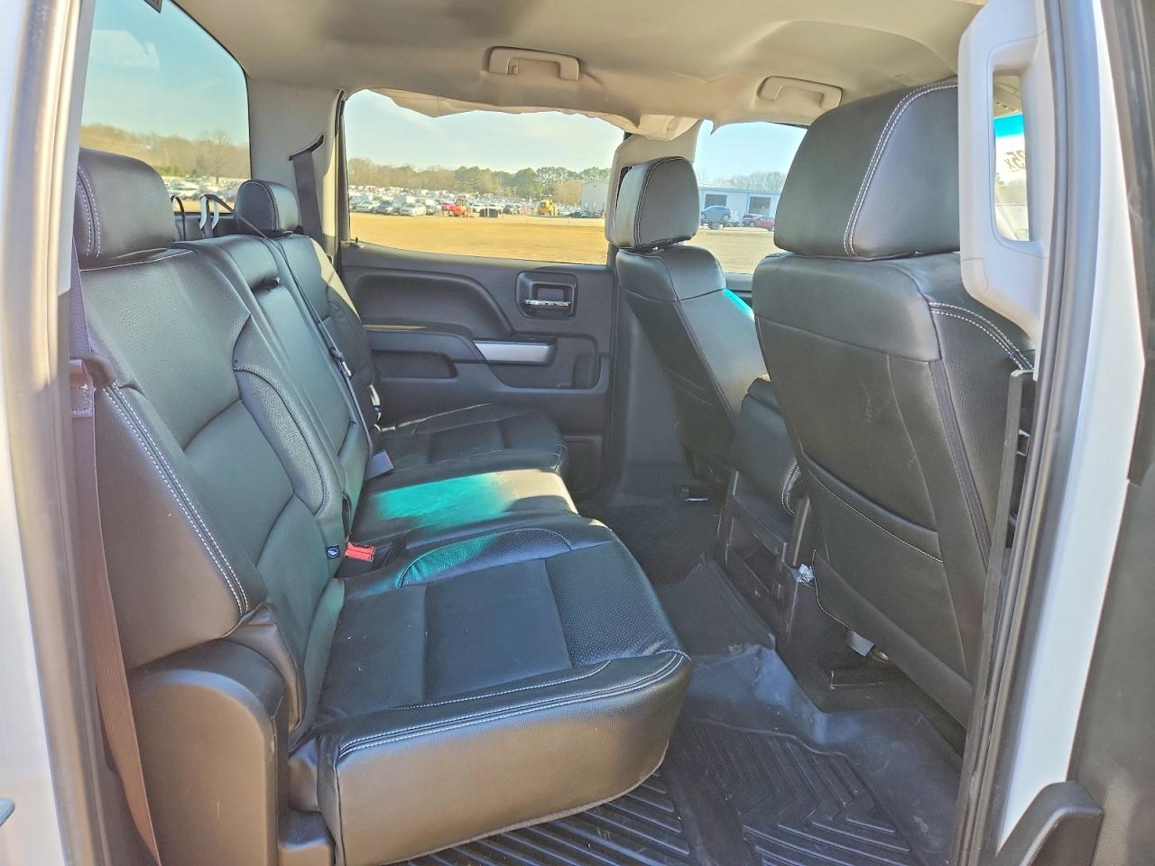 2017 Chevrolet All models VIN 3GCUKREC9HG105369 photo 10