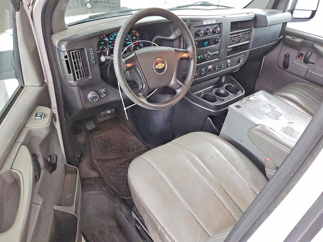 2013 CHEV Express VIN 1GCWGFCB5D1902245 photo 8