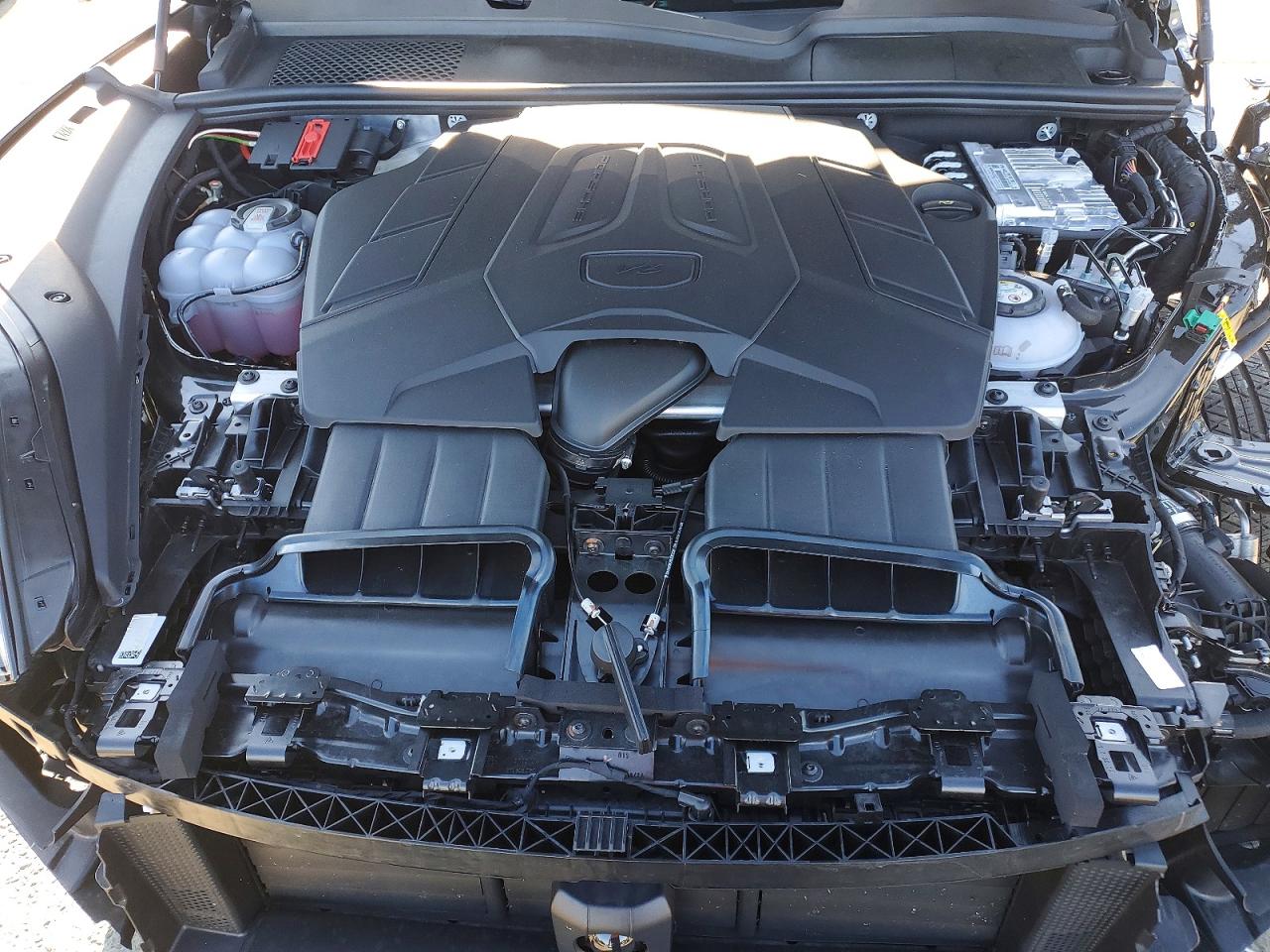2025 Porsche Cayenne VIN WP1AN2AY8SDA22182 photo 12
