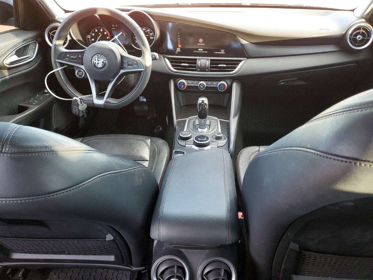 2017 Alfa Giulia VIN ZARFAEBN4H7544507 photo 8