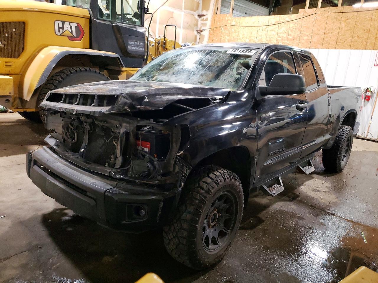 2015 Toyota Tundra VIN 5TFUY5F14FX470071 photo 1
