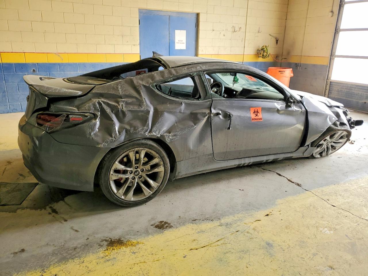 2015 Hyundai Genesis VIN KMHHU6KJ6FU130233 photo 3