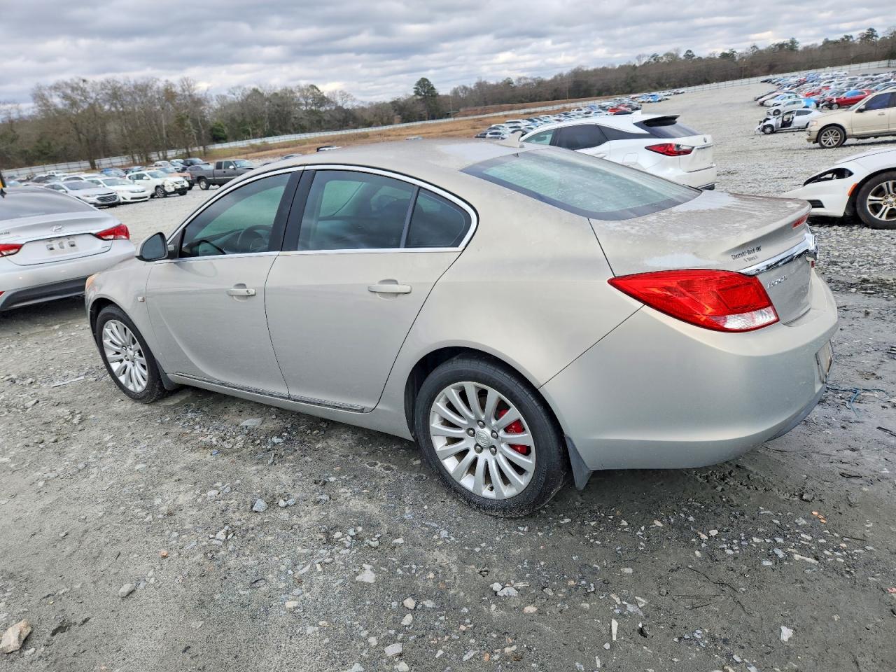 2011 Buick Regal VIN W04GN5EC4B1123193 photo 2